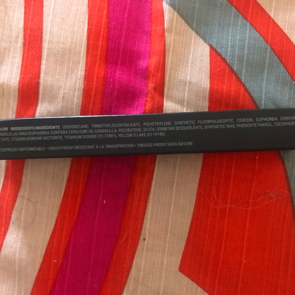 Norvina Chroma Stix makeup pencil-Yellow - Picture 3 of 3